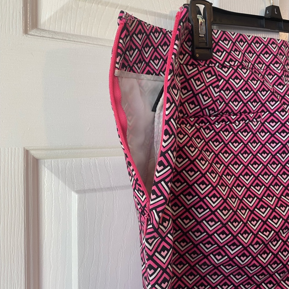 Express Patterned Shorts - Picture 3 of 5